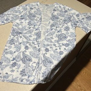 Paisley kimono with ruffle sleeves